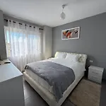 Lori's Seaside Modern 아파트 Durrës