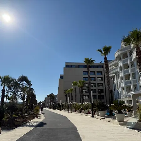 Lori's Seaside Modern * Durrës