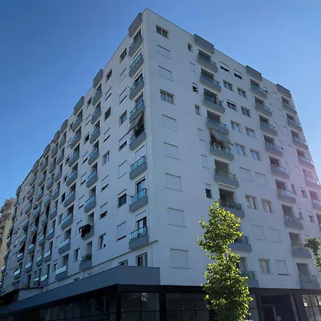 Lori's Seaside Modern Durrës