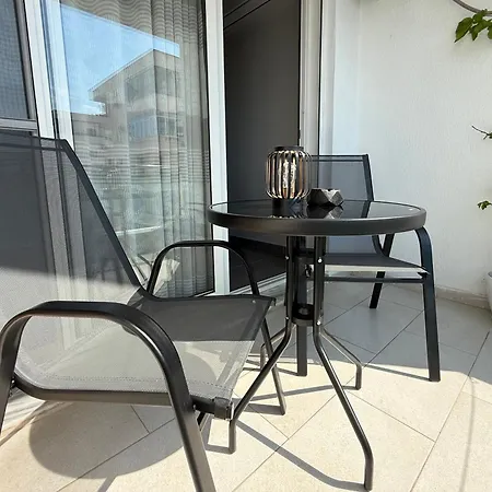 Lori's Seaside Modern * Durrës