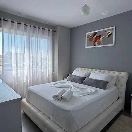 Lori's Seaside Modern *