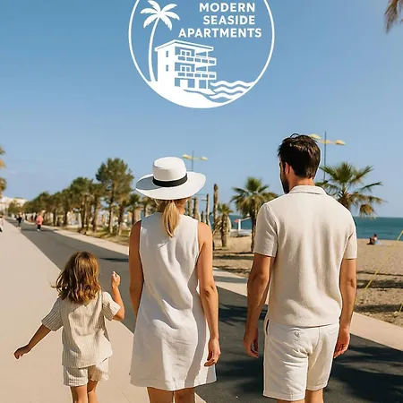 شقة Lori's Seaside Modern