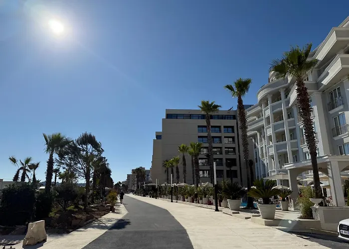 Lori's Seaside Modern * Durrës