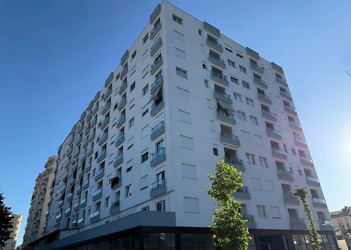 Lori's Seaside Modern Durrës