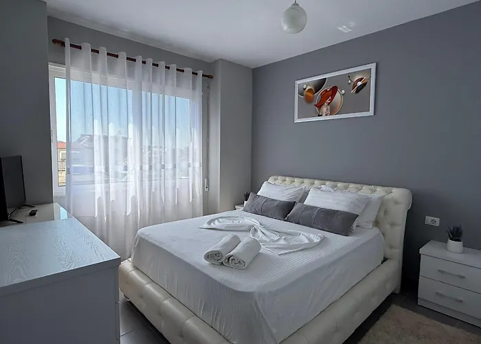 Lori's Seaside Modern *